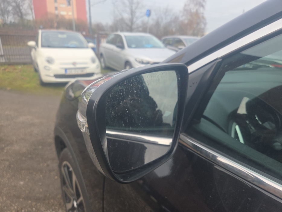 Zdjęcie zwierciadła lusterka lewego