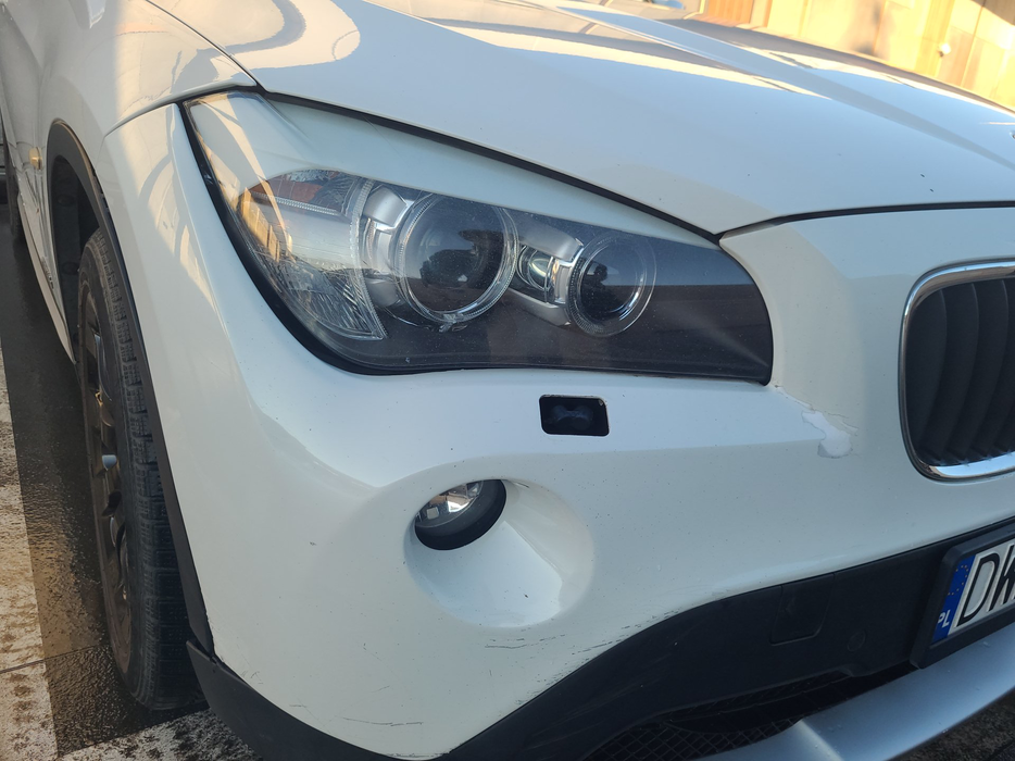 Zdjęcie oświetlenia przedniego i dolnego prawego