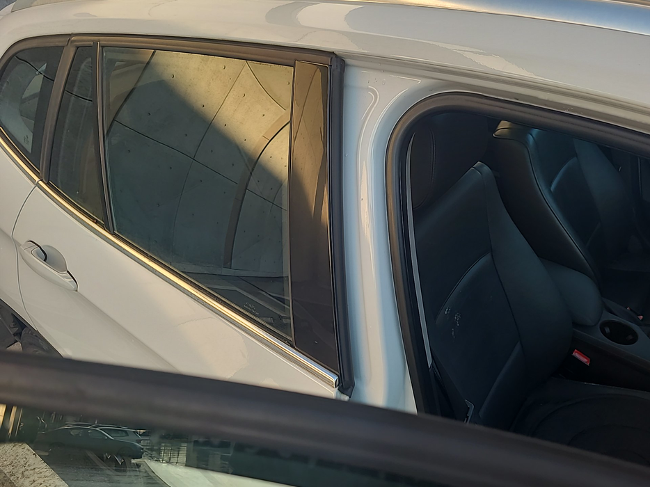 Zdjęcie słupka B prawego