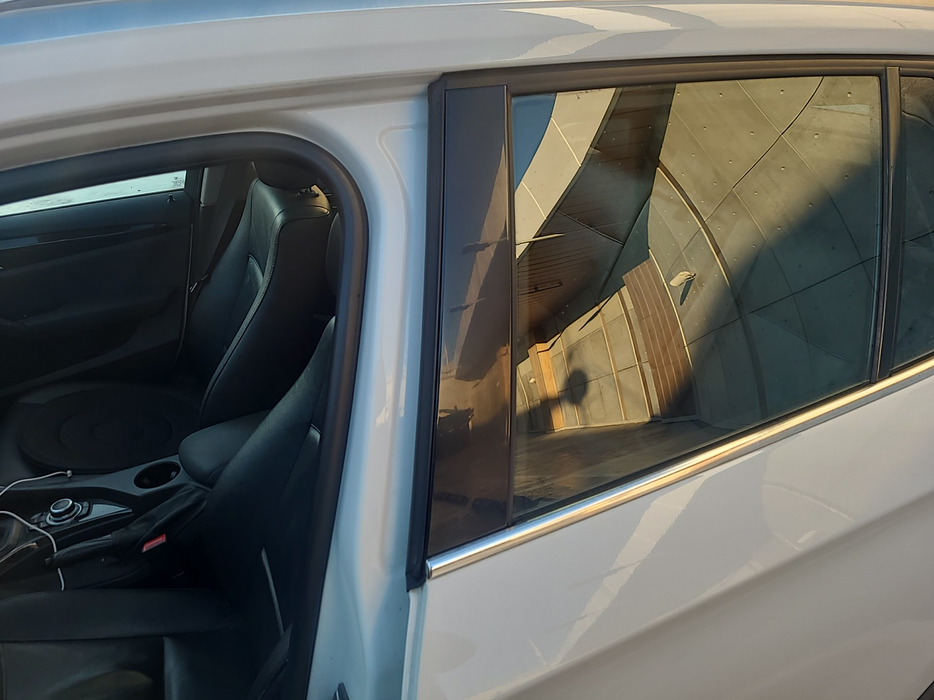 Zdjęcie słupka B lewego