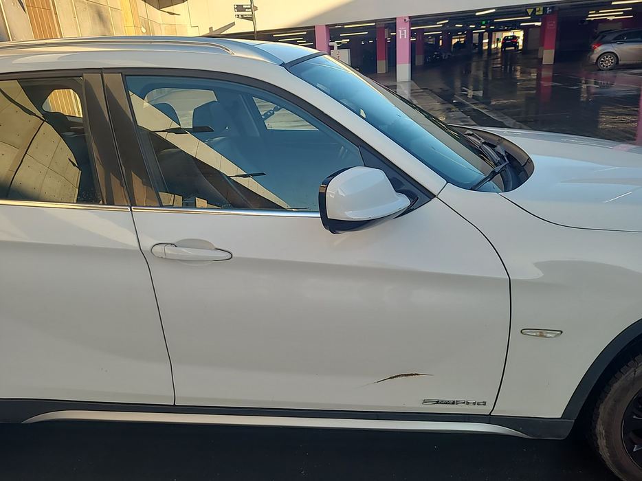 Zdjęcie drzwi przednich prawych wraz z szybą