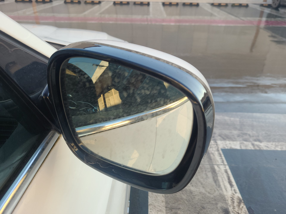 Zdjęcie zwierciadła lusterka prawego