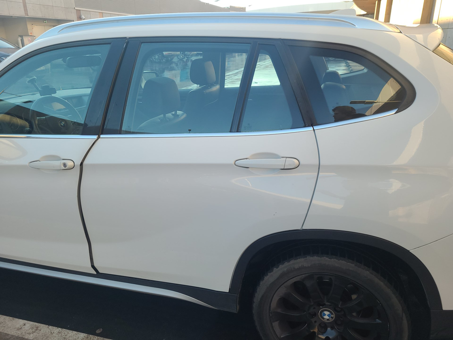 Zdjęcie drzwi tylne lewe wraz z szybą