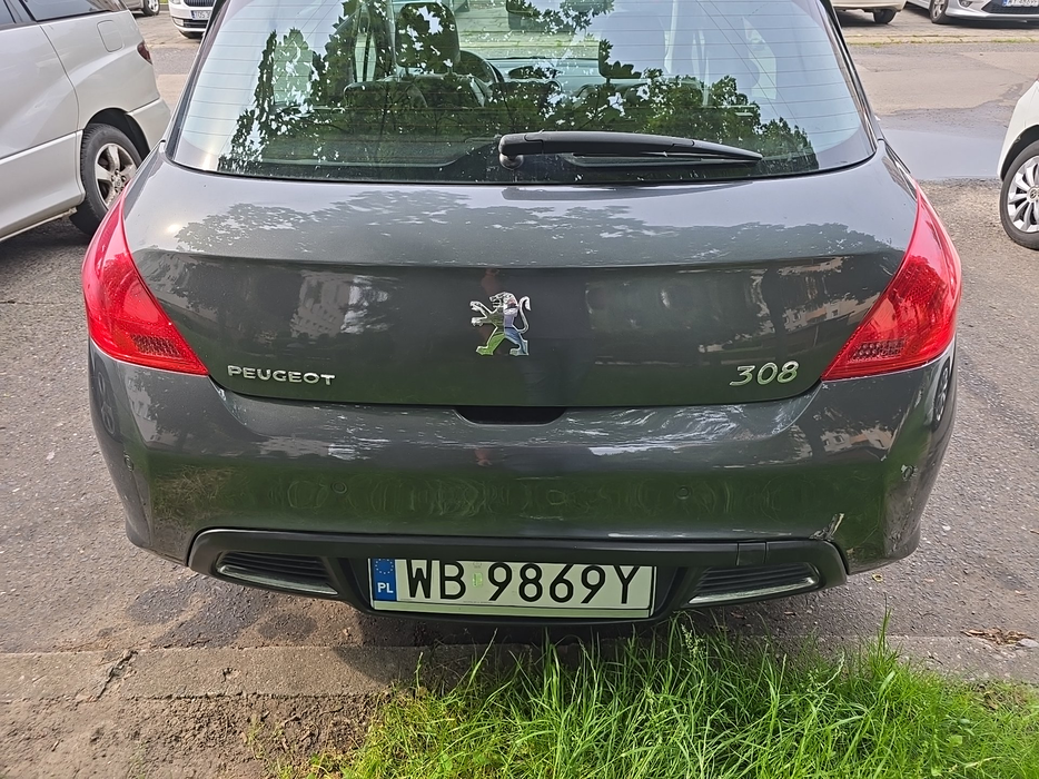 Zdjęcie pokrywy bagażnika