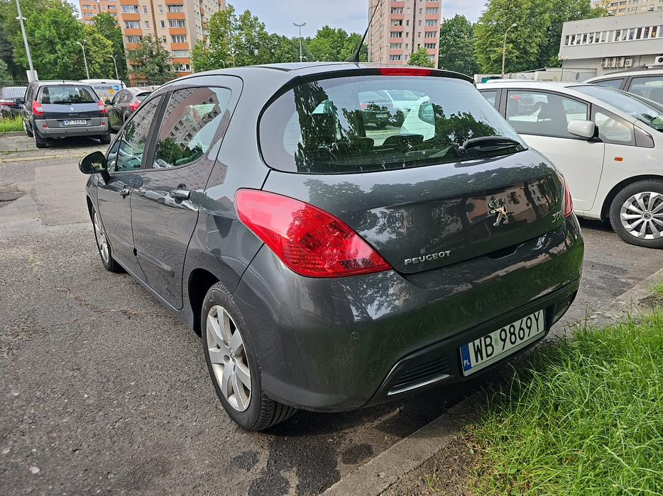 Zdjęcie po ukosie, lewy tył