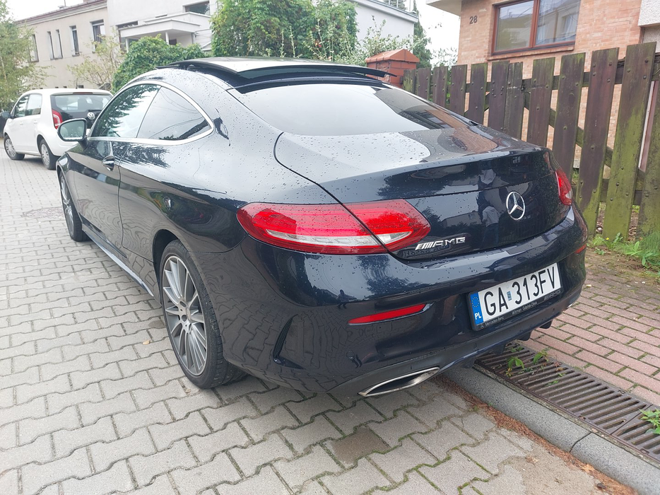 Zdjęcie po ukosie, lewy tył