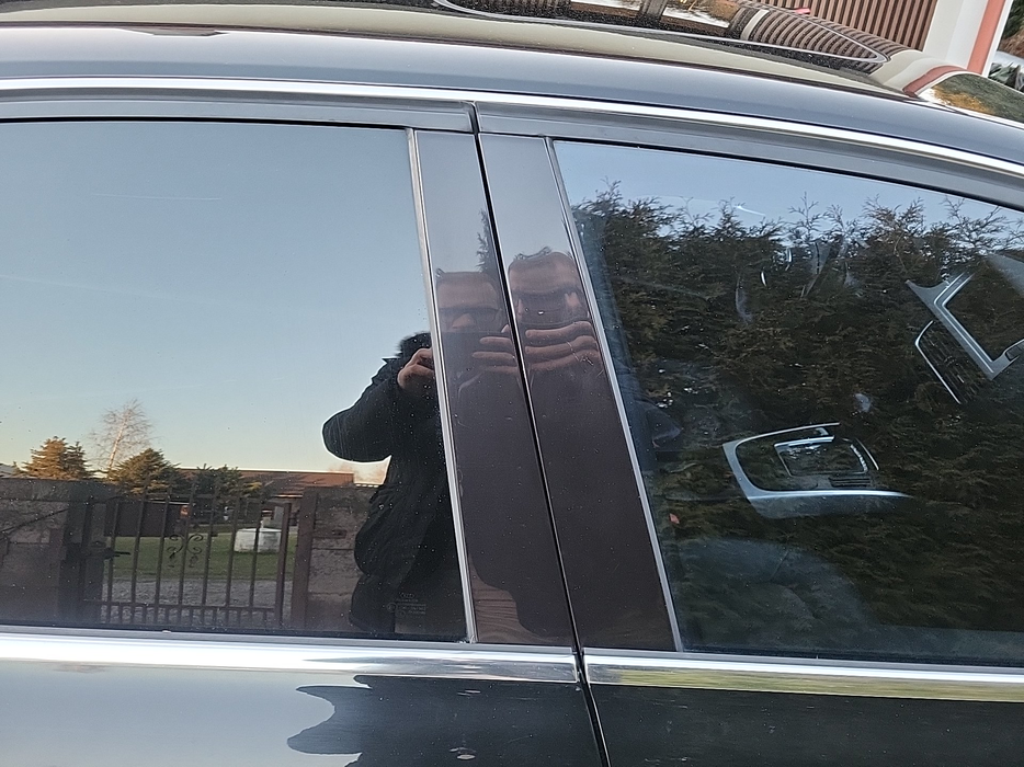 Zdjęcie słupka B prawego