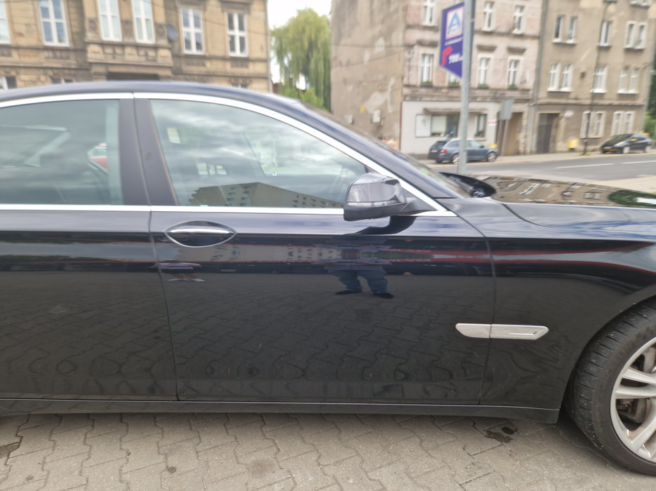 Zdjęcie drzwi przednich prawych wraz z szybą