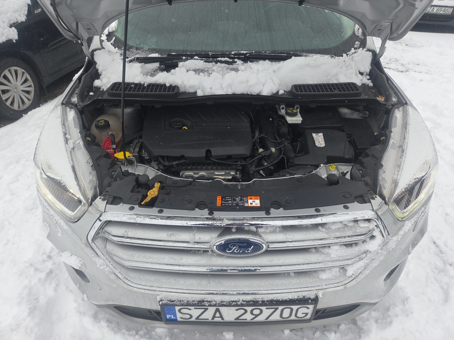 Zdjęcie wnętrza komory silnika