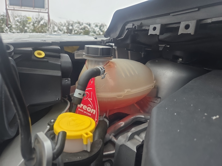 Zdjęcie zbiorniczka płynu chłodzącego