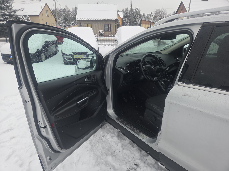 Zdjęcie wnętrza od kierowcy, przód