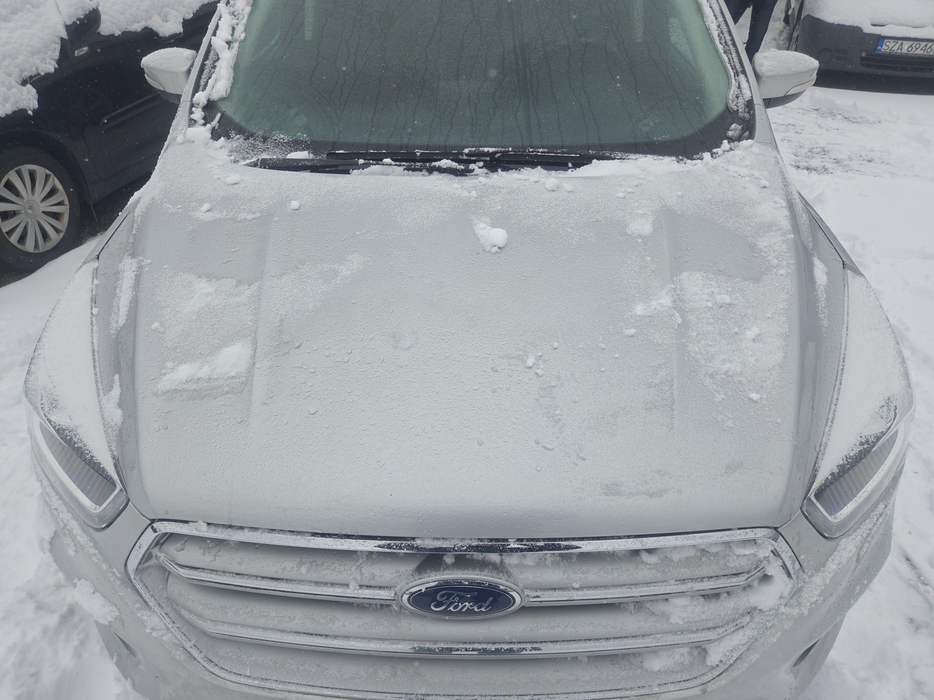 Zdjęcie pokrywy komory silnika