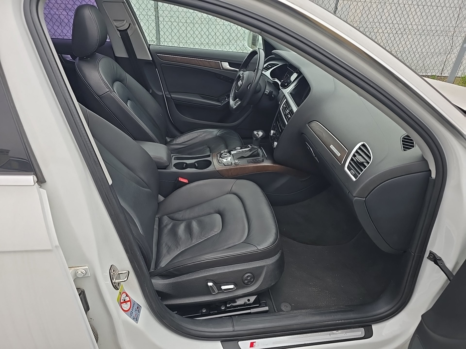 Zdjęcie wnętrza od pasażera, przód