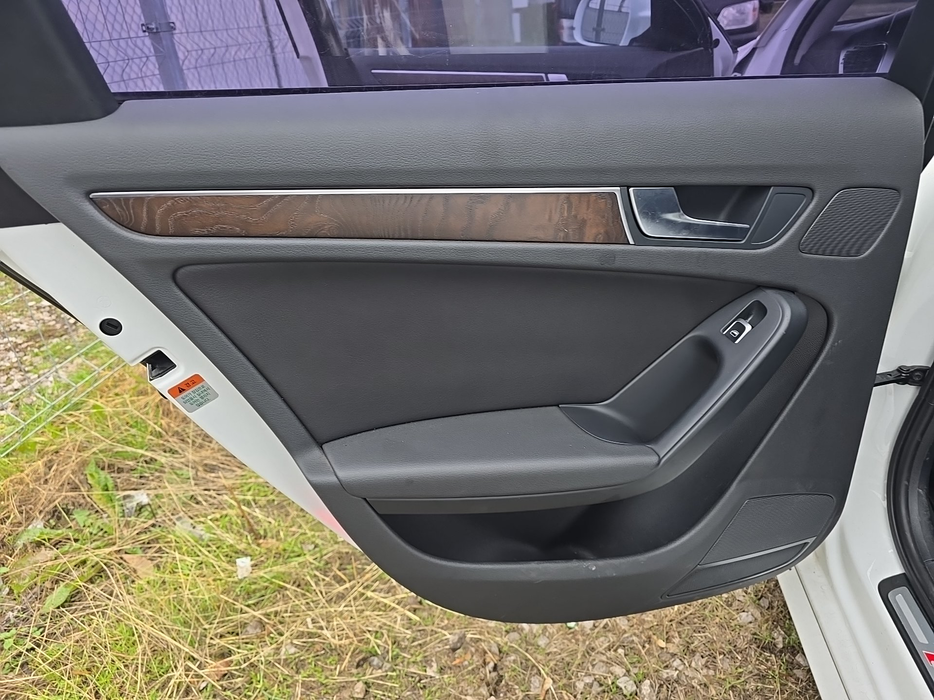 Zdjęcie tapicerki drzwi tylnych lewych