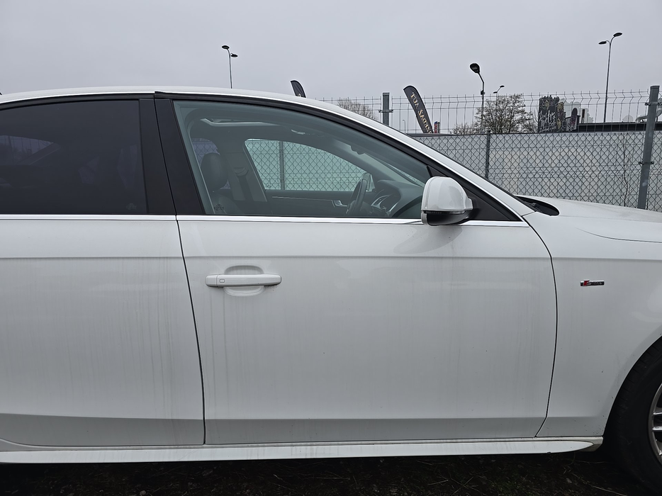 Zdjęcie drzwi przednich prawych wraz z szybą