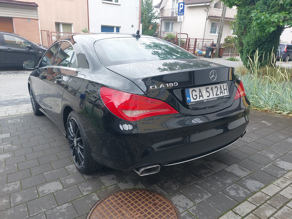 Zdjęcie po ukosie, lewy tył