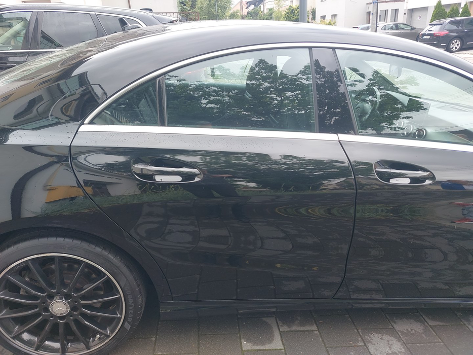 Zdjęcie drzwi tylnych prawych wraz z szybą