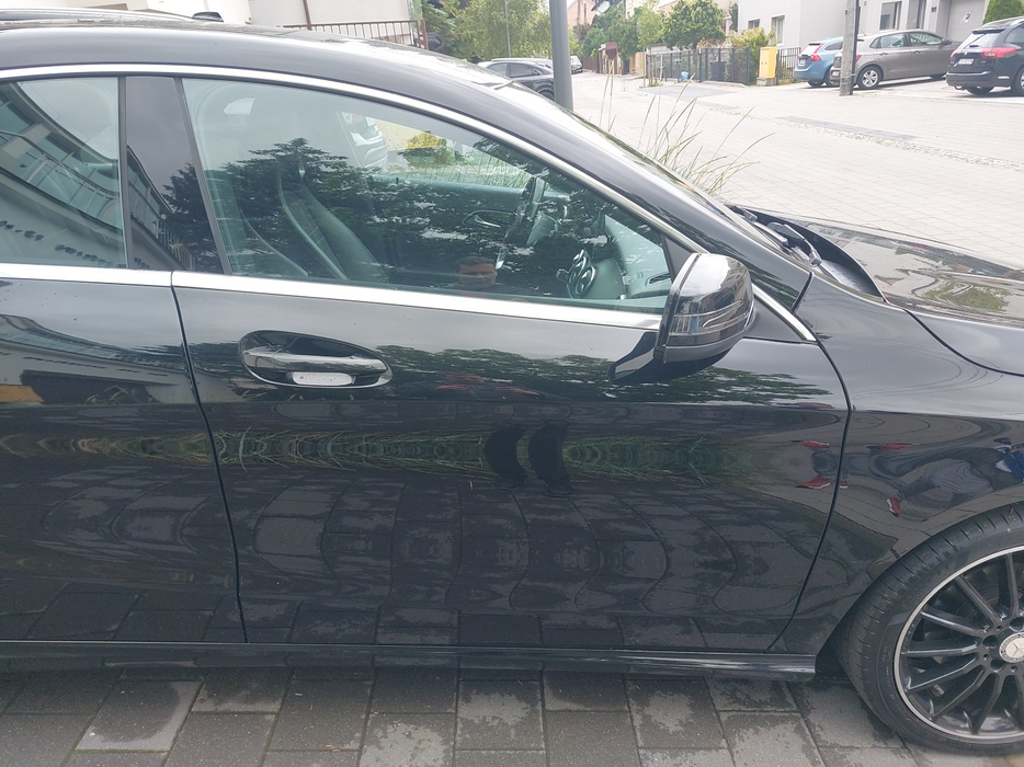 Zdjęcie drzwi przednich prawych wraz z szybą