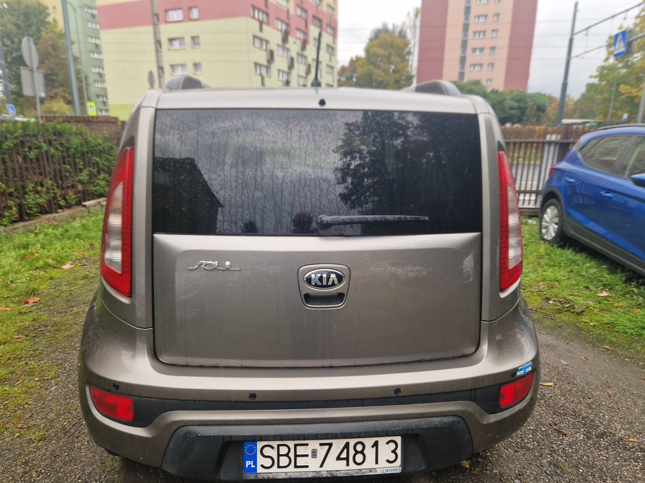 Zdjęcie pokrywy bagażnika
