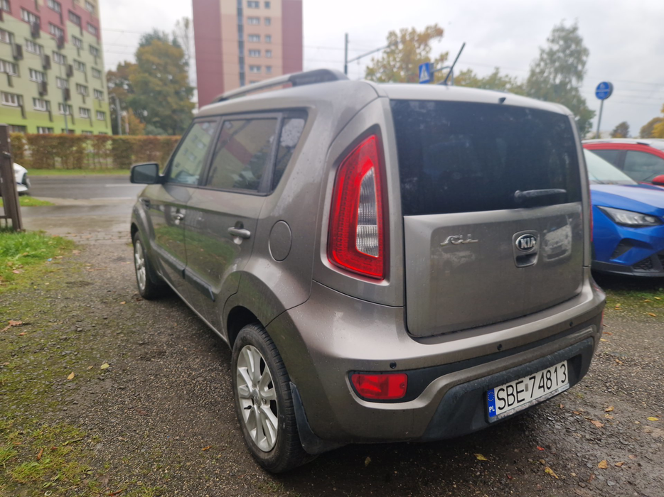 Zdjęcie po ukosie, lewy tył