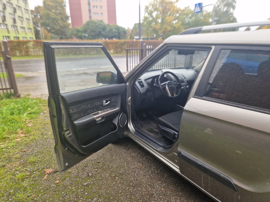 Zdjęcie wnętrza od kierowcy, przód