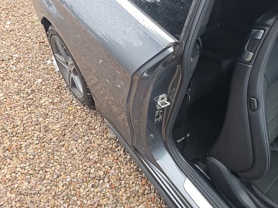 Zdjęcie słupka B prawego