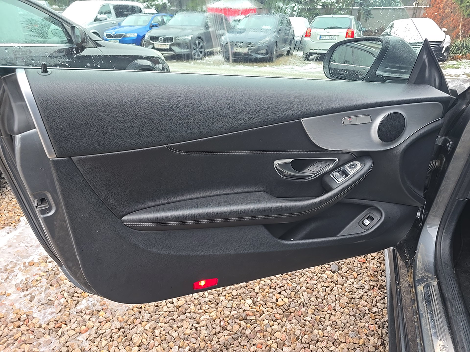 Zdjęcie tapicerki drzwi przednich lewych