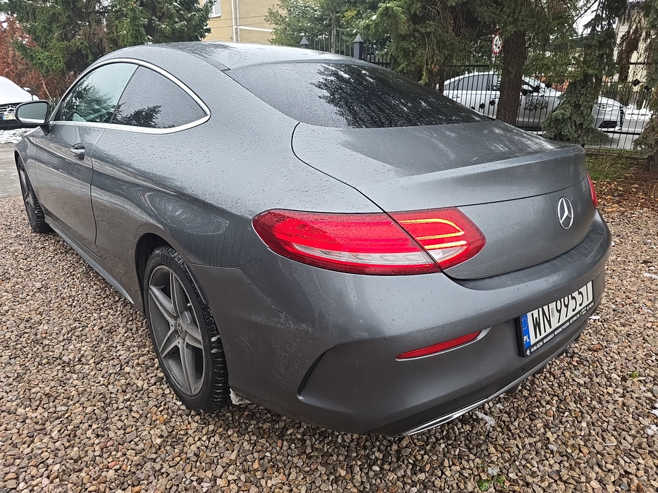 Zdjęcie po ukosie, lewy tył