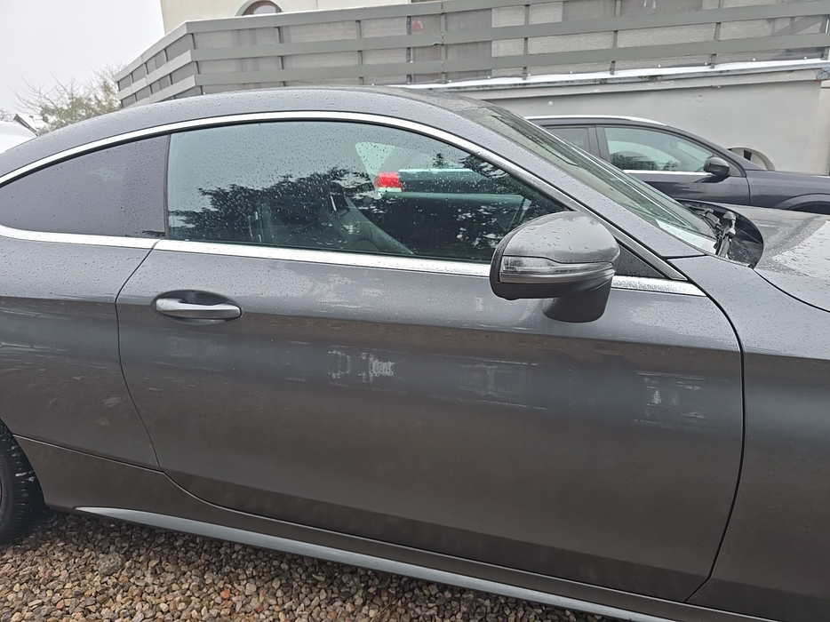 Zdjęcie drzwi przednich prawych wraz z szybą