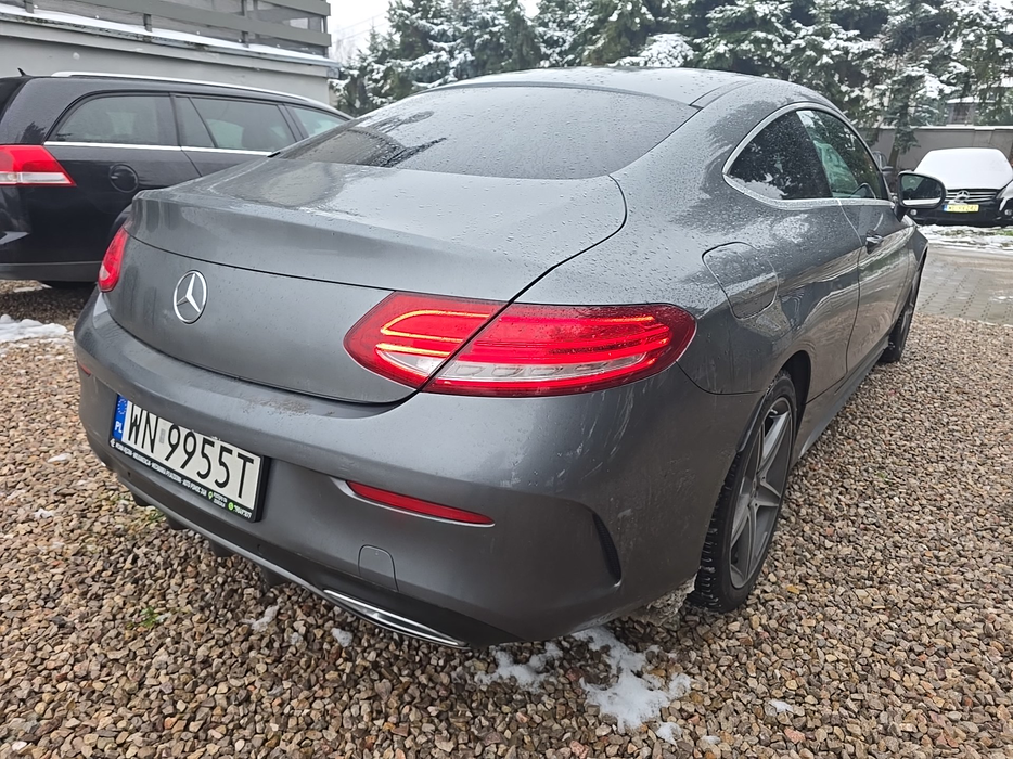 Zdjęcie po ukosie, prawy tył