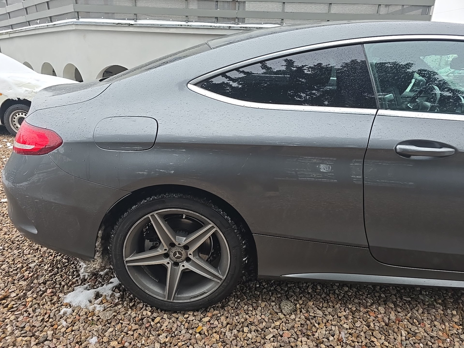 Zdjęcie drzwi tylnych prawych wraz z szybą