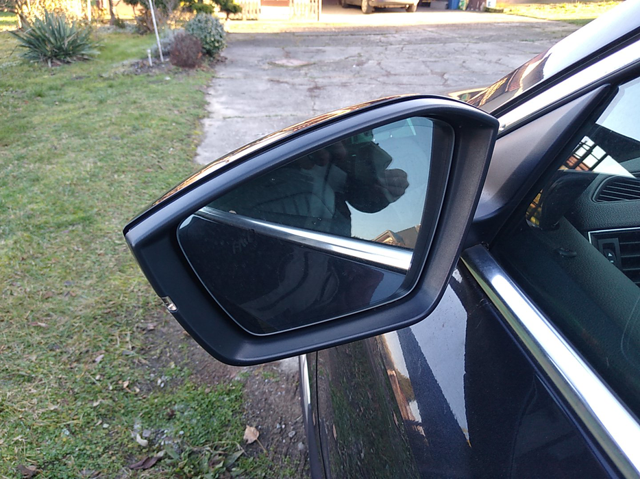 Zdjęcie zwierciadła lusterka lewego