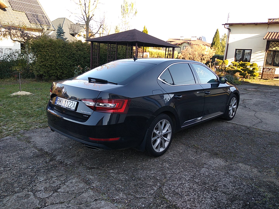 Zdjęcie po ukosie, prawy tył