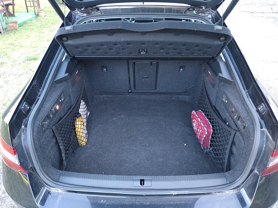 Zdjęcie przestrzeni bagażowej