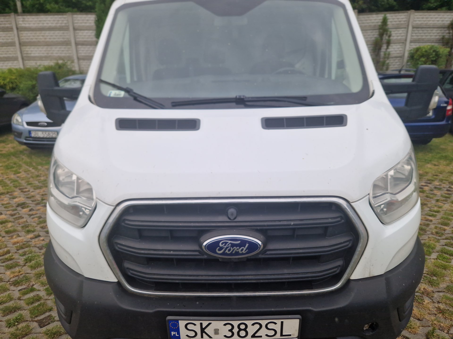 Zdjęcie pokrywy komory silnika