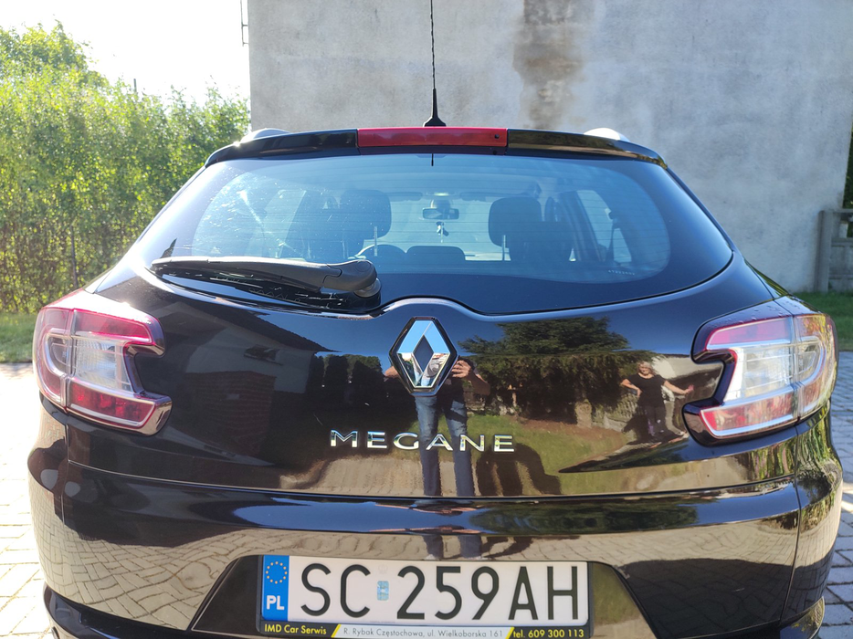 Zdjęcie pokrywy bagażnika