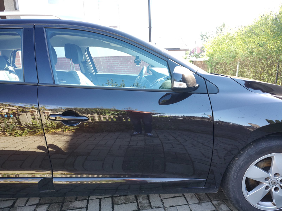 Zdjęcie drzwi przednich prawych wraz z szybą