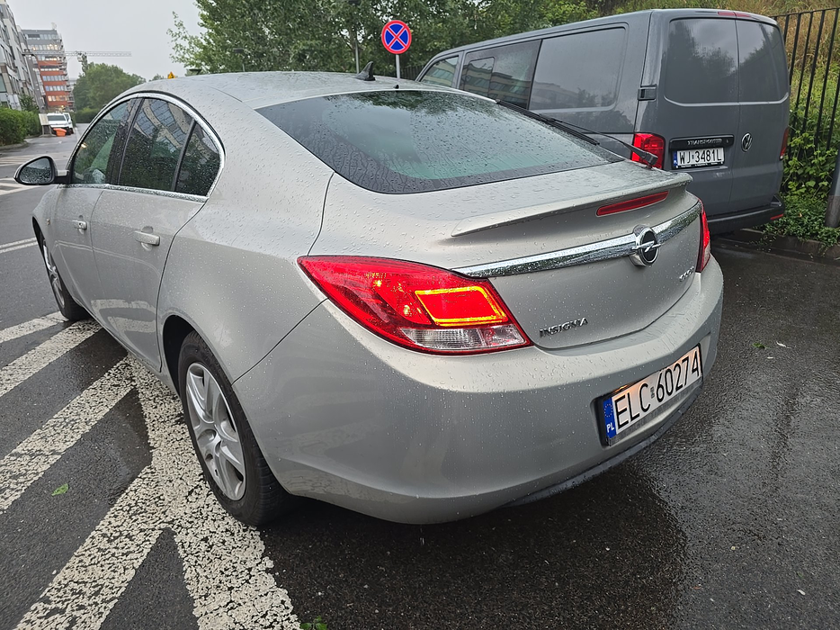 Zdjęcie po ukosie, lewy tył