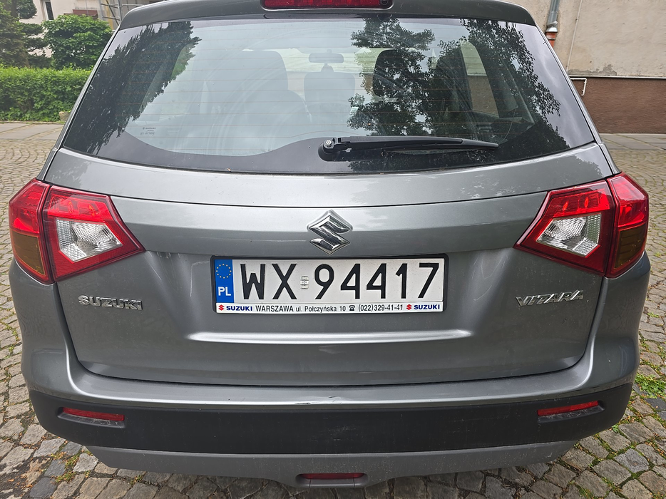 Zdjęcie pokrywy bagażnika
