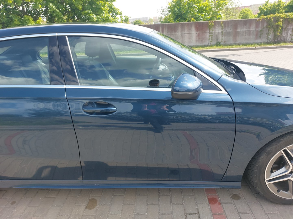 Zdjęcie drzwi przednich prawych wraz z szybą