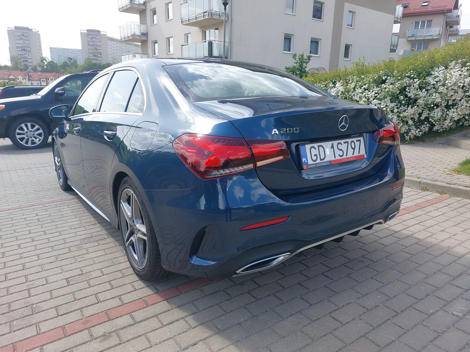 Zdjęcie po ukosie, lewy tył