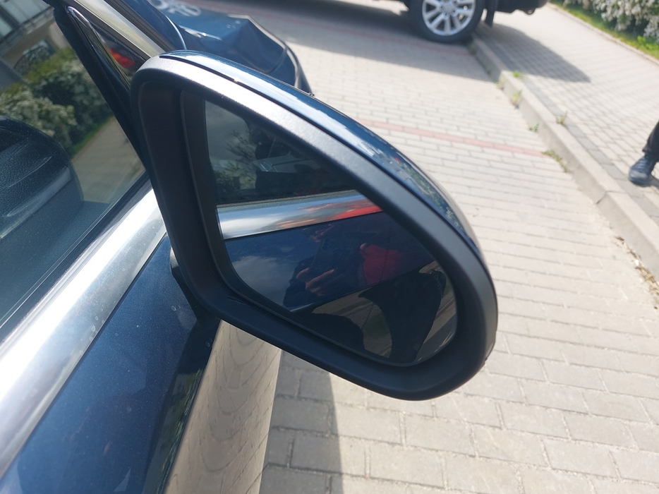 Zdjęcie zwierciadła lusterka prawego