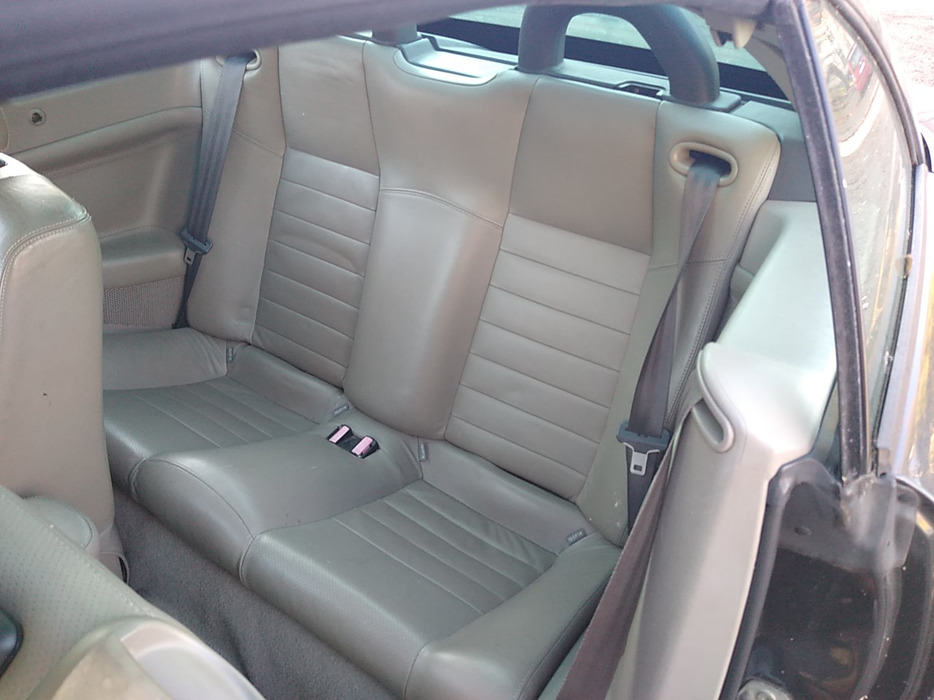 Zdjęcie wnętrza od kierowcy, tył