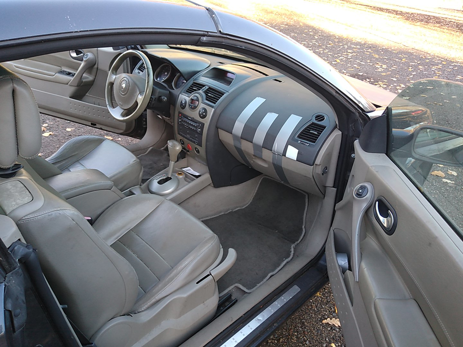 Zdjęcie wnętrza od pasażera, przód