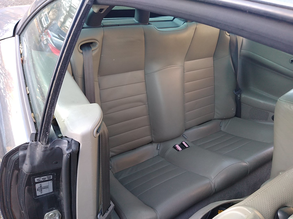 Zdjęcie wnętrza od pasażera, tył