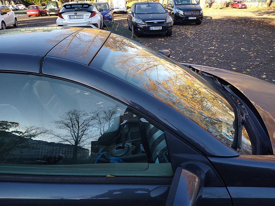 Zdjęcie słupka A prawego