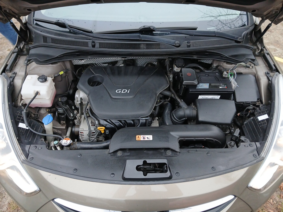 Zdjęcie wnętrza komory silnika