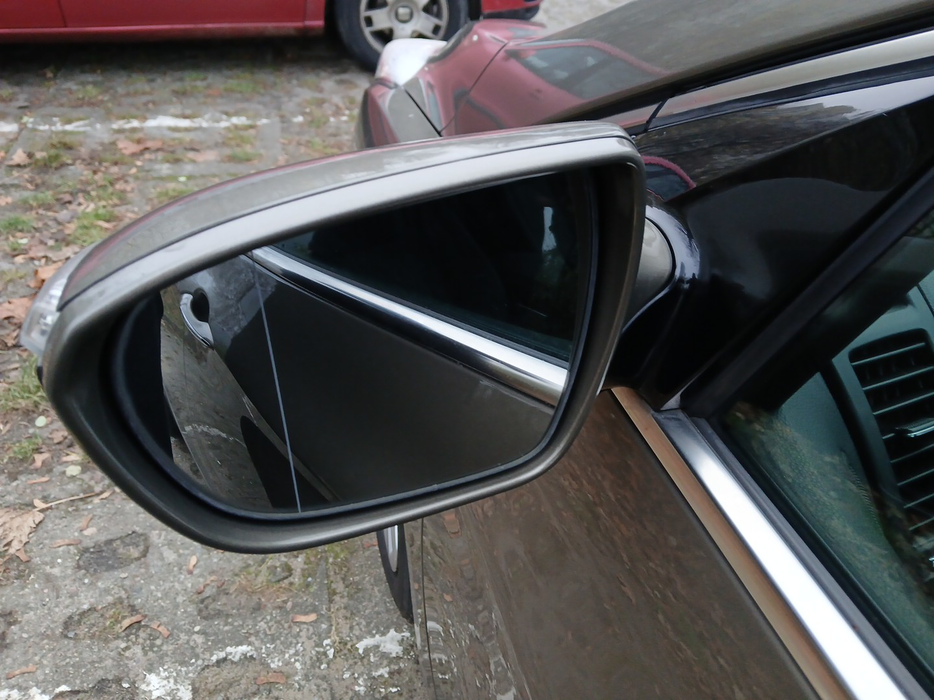 Zdjęcie zwierciadła lusterka lewego