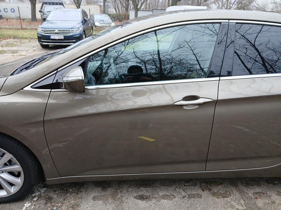 Zdjęcie drzwi przednich lewych wraz z szybą