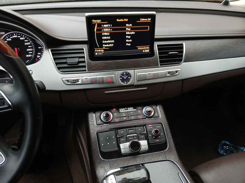 Zdjęcie jednostki multimedialnej